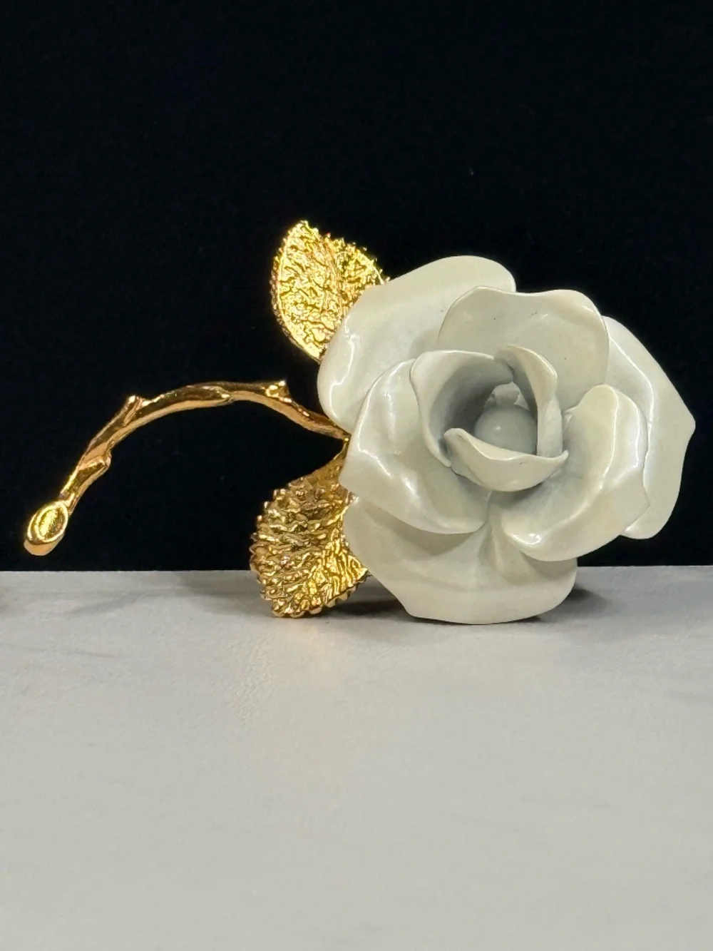 GIOVANNI White Rose with Gold Tone Leaves Brooch